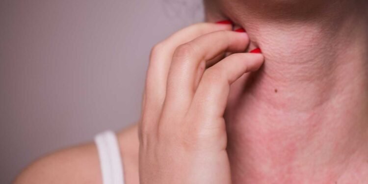 Mold Allergies: Understanding Symptoms, Diagnosis, and Management